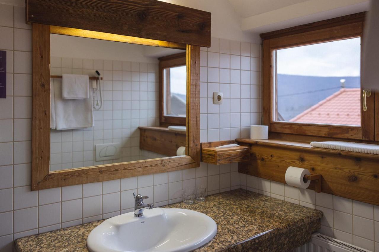 Guesthouse Novak Dvor Exterior foto